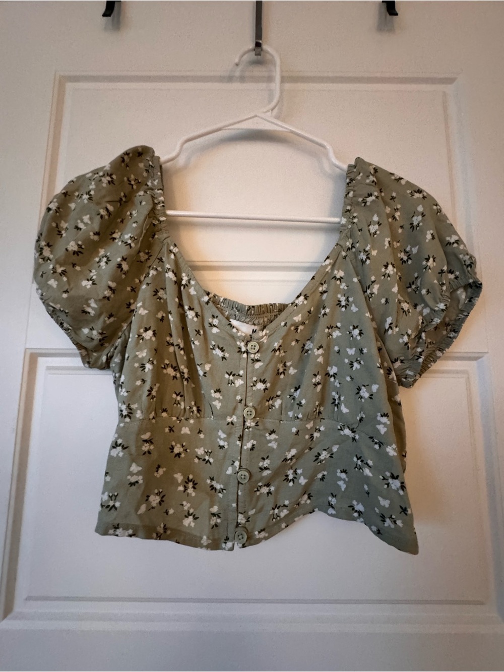 Hollister Sage Green Floral Puff-Sleeve Crop Top